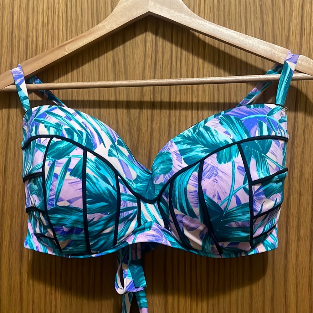 Shade and Shore tropical bikini top